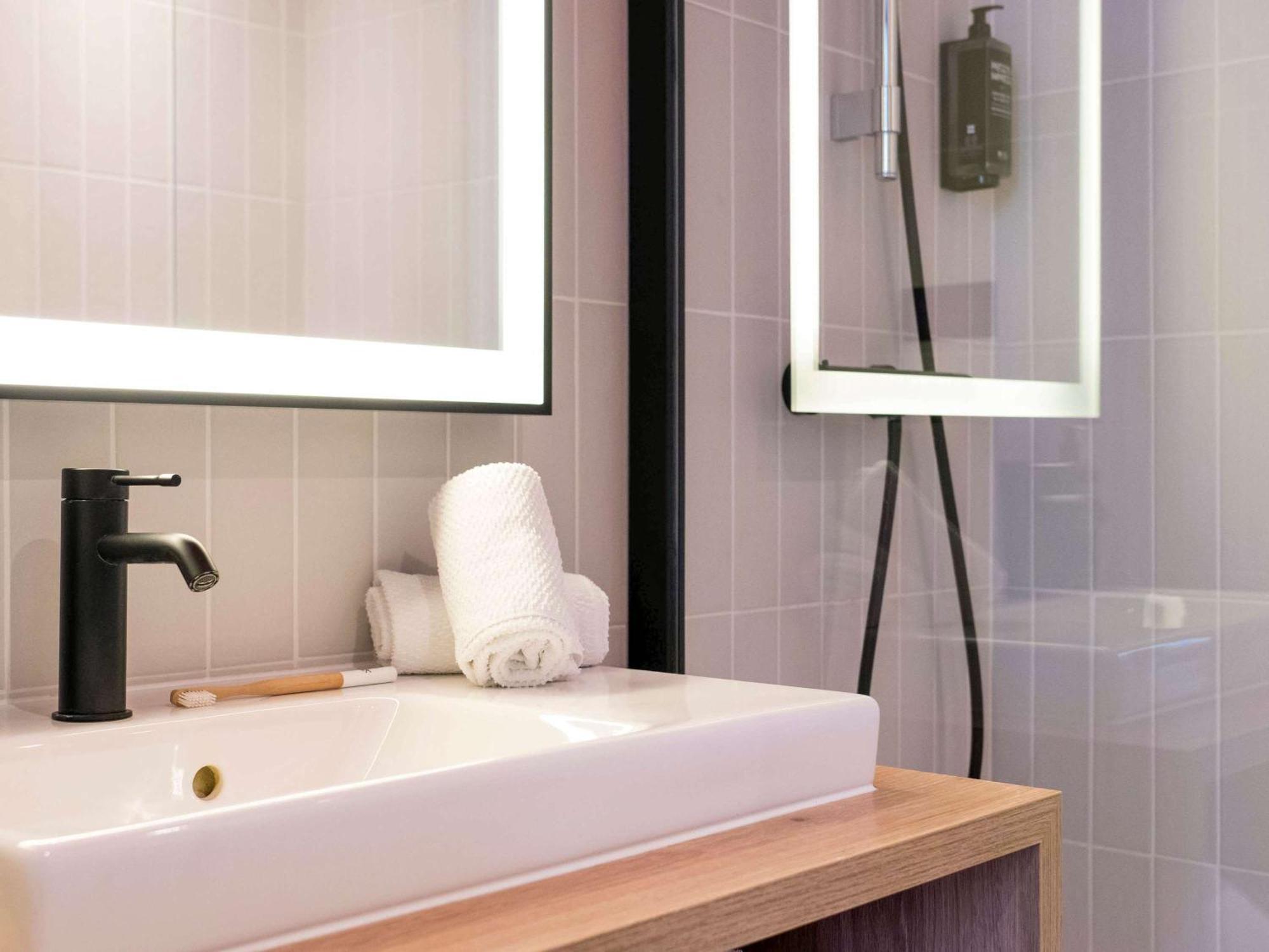 Ibis Styles Centre Hotel 3*